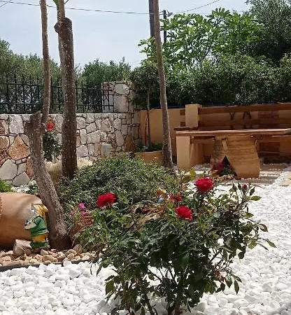 Antony * Κουνουπιδιανά
